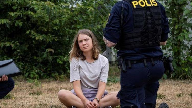 Greta Thunberg İsveç’te petrol tankerlerine engel olduğu için mahkemeye çıkacak