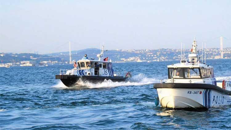 Boğaz’daki teknelere kaçak göçmen baskını: Denizde bile kaçamadılar