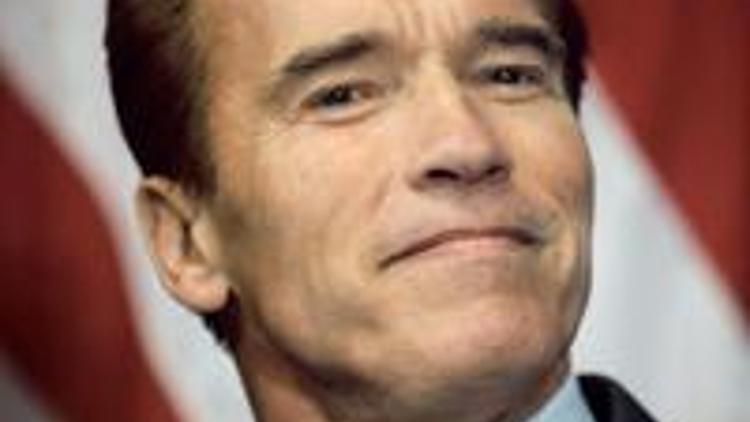 Schwarzenegger Cebite konuk olacak