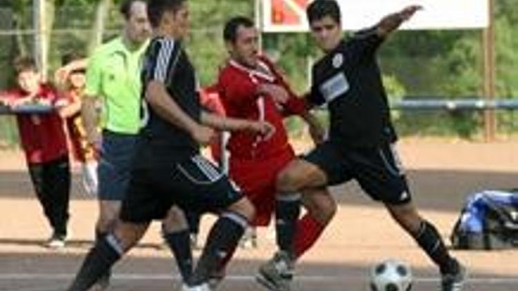 Wiesbaden Türkspor berabere:1-1