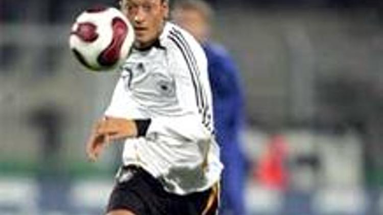 Mesut’lu Almanya farklı kazandı