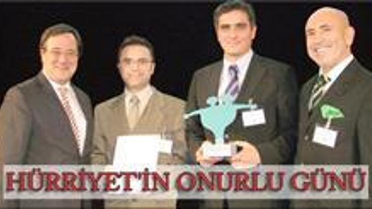 HÜRRİYETİN ONUR GÜNÜ