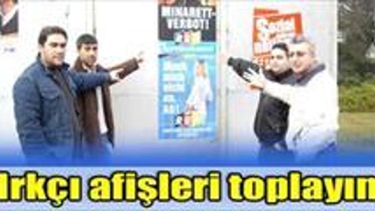 Irkçı afişleri toplayın