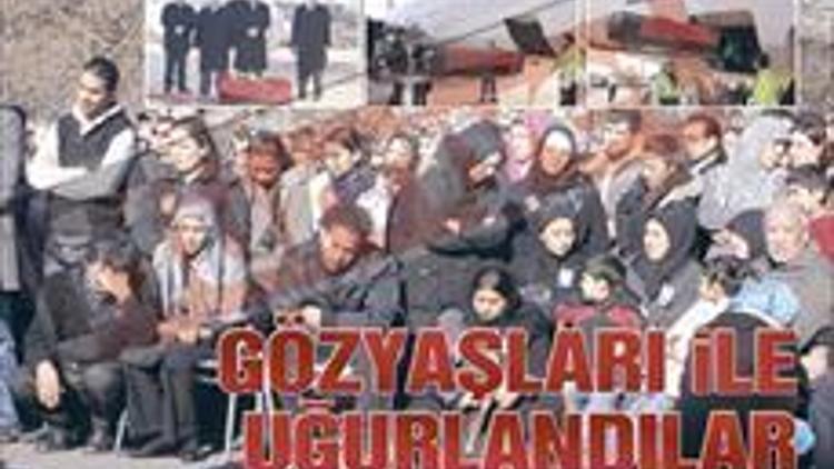 Gözyaşlarıyla uğurlandılar