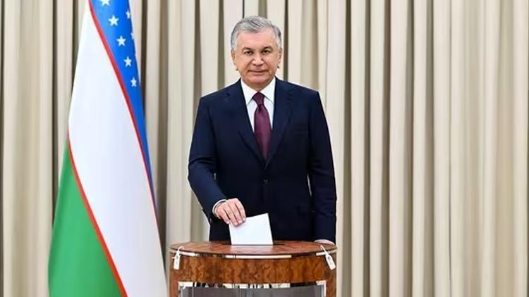 Özbekistanda Mirziyoyev, yeniden cumhurbaşkanı seçildi