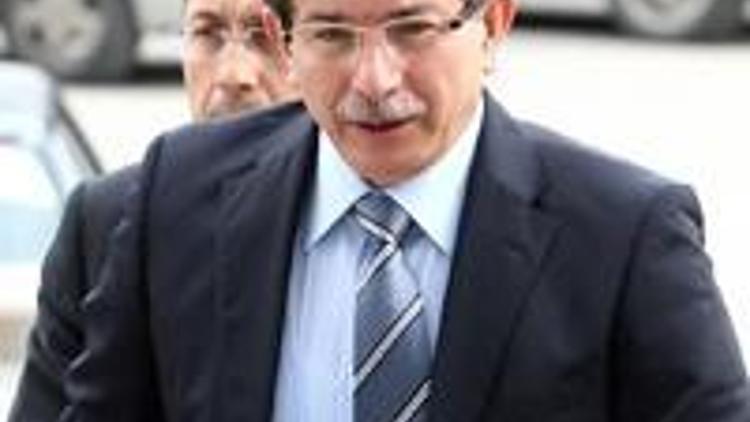 Davutoğlundan telefon diplomasisi