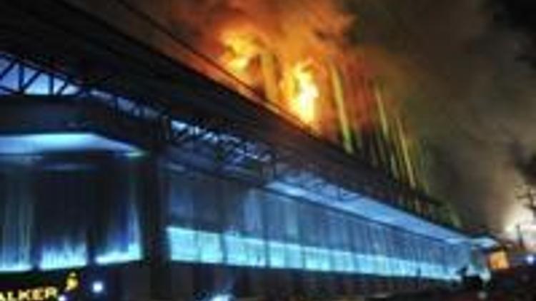 Endonezyada yangın: 20 ölü