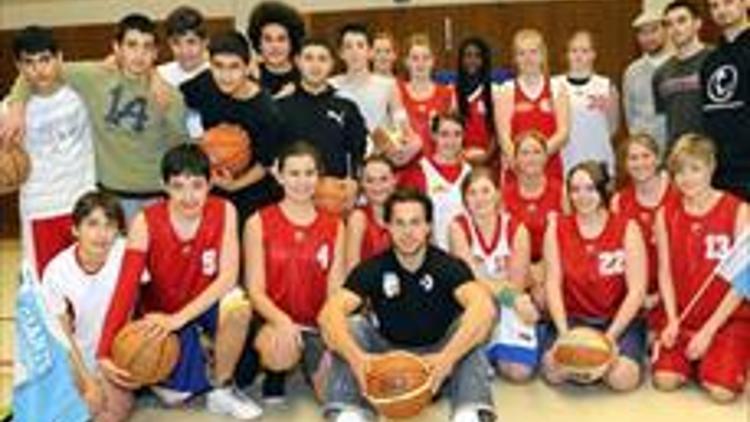 Basketbolun renkli yüzü Kultspor