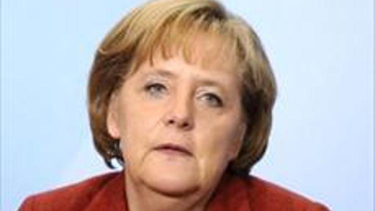 Merkelin uyum programına muhalefetten tepki