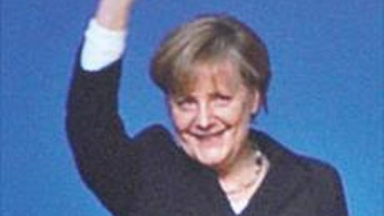 CDU Merkelle devam
