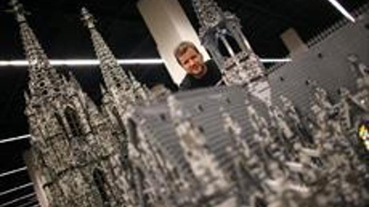 Drei Meter hoch: Kölner Dom aus Lego