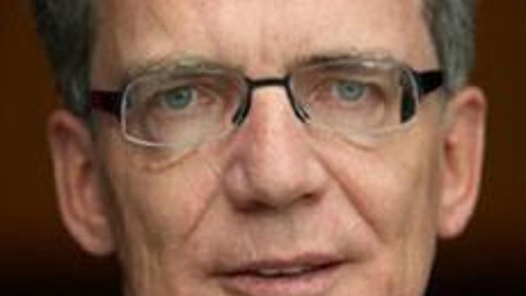 Maiziere: Şüpheli bavulun içinde bomba çıkmadı