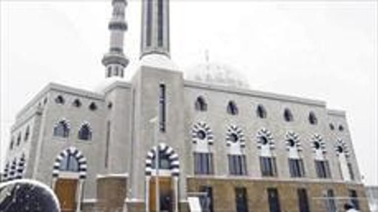Essalammoskee Camii ibadete açıldı