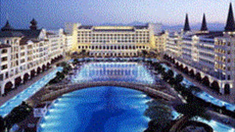 Mardan Palace Hotelin elektriği, borç yüzünden ke