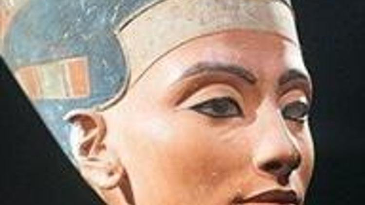 Mısır Nefertiti büstünü istiyor