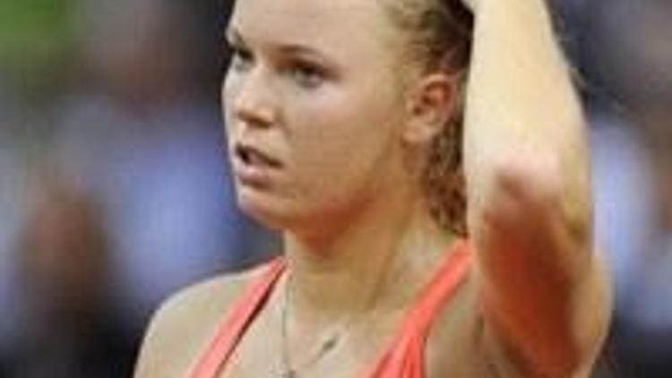 Zirveye Wozniacki damgası