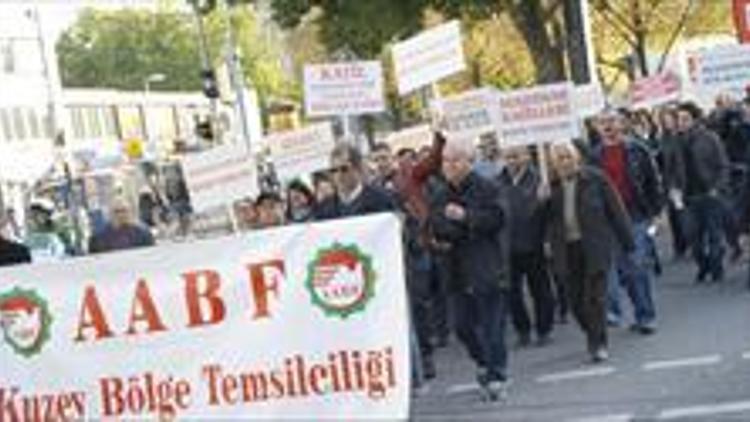 Alevi Birlikleri, protesto gösterisi yaptı