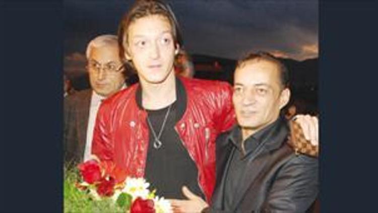 Mesut Özil baba ocağında