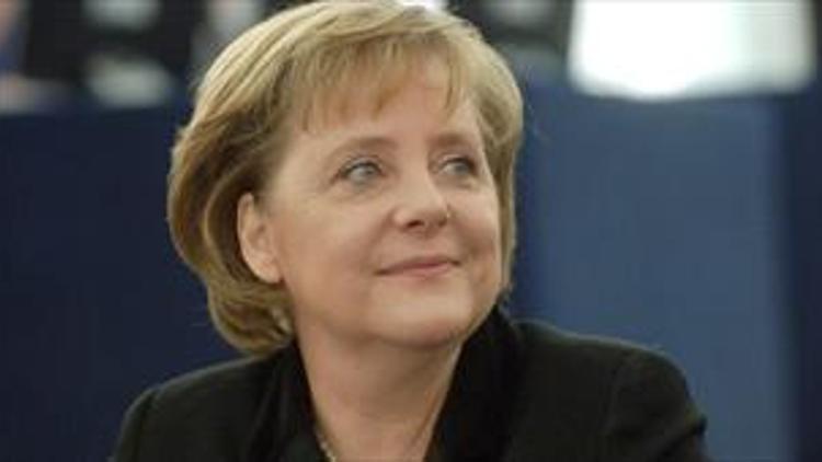 Seçim kampanyasını Merkel başlatacak