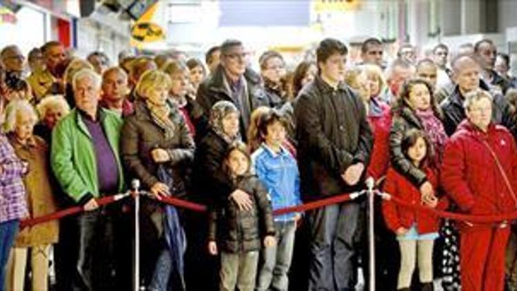 Silahlı saldırıda ölenler törenle anıldı