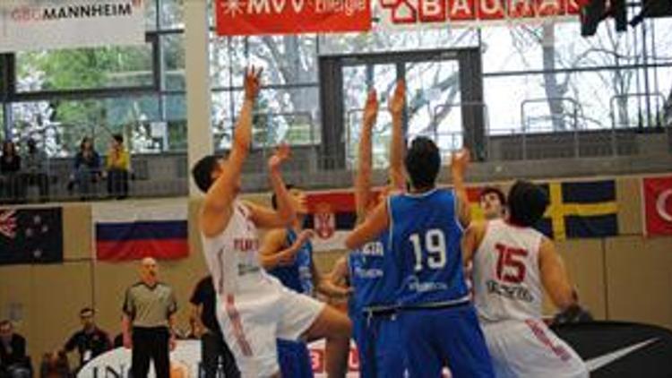 Türkiye İtalyayı farklı geçti: 91-77