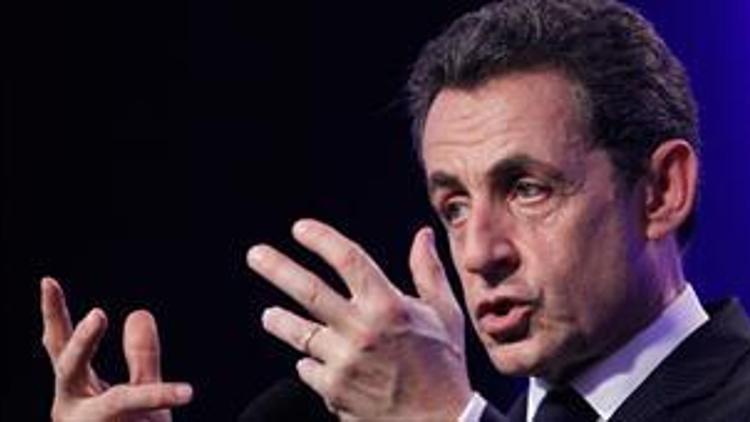 Sarkozy internet sitesinden şikayetçi oldu