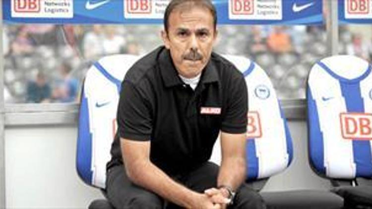 Hertha Berlin, Jos Luhukay ile anlaştı