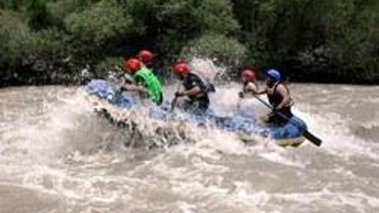 Karasuda rafting eğitimi