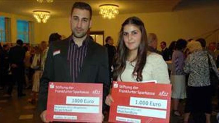 İki Türk Gönüllü Vatandaşlık Ödülünü aldı