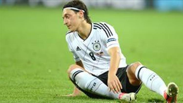 Joachim Löw: Özil patlayacak