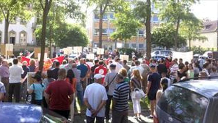 Malatya saldırısına konsolosluk önünde protesto