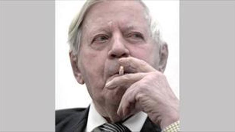 Helmut Schmidt sigara içmeyecek - Son Dakika Haberleri