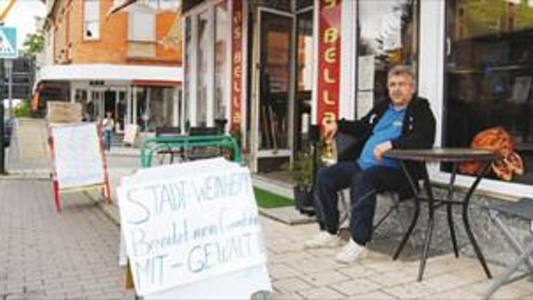 Belediyeyi böyle protesto ediyor