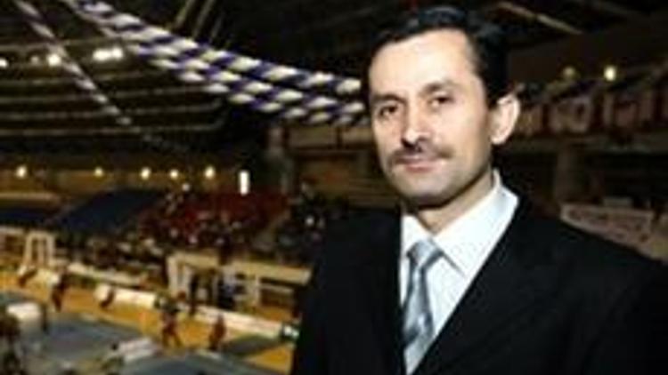 Badminton Murat Özmekike emanet