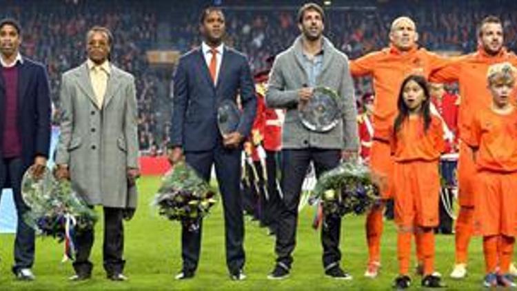 Hollanda dört futbolcusunu onurlandırdı