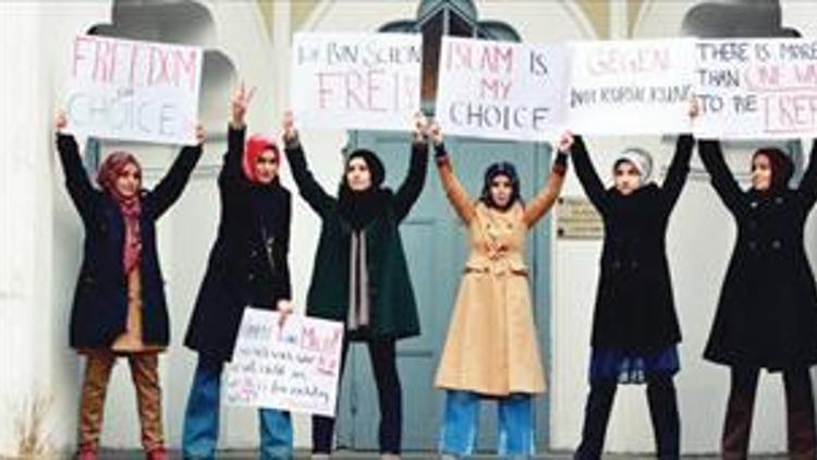 Femen’e karşı Müslüman kızlar