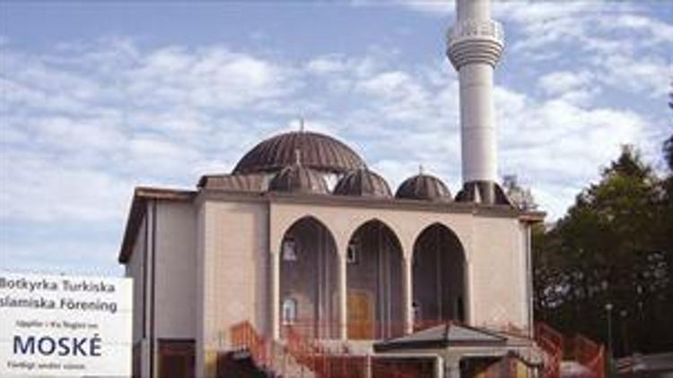 İsveç’te minareden ezana onay çıktı