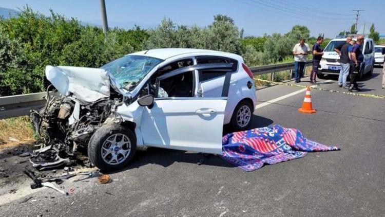 TIRa arkadan çarpan otomobilin sürücüsü öldü