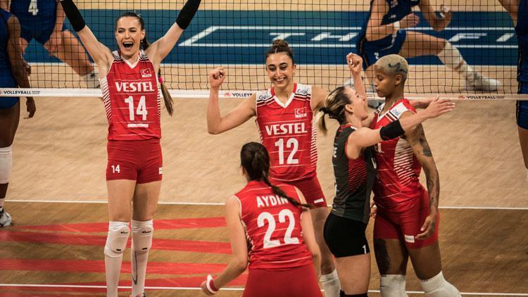 Filenin Sultanları yarı finalde (Türkiye 3-0 İtalya)