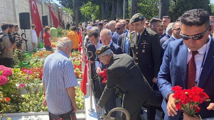 Edirnekapı Şehitliğinde 15 Temmuz töreni