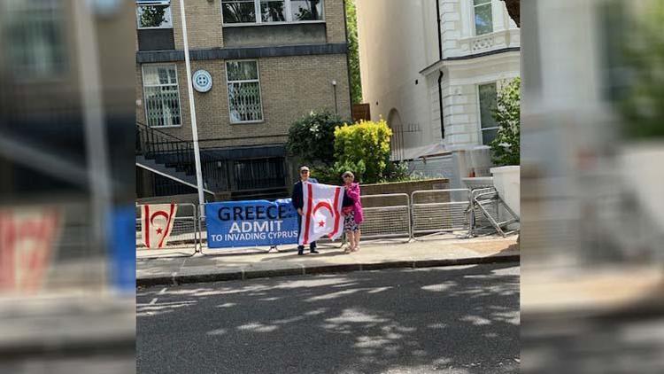 Londra’da Kıbrıslı Türkler’den protesto