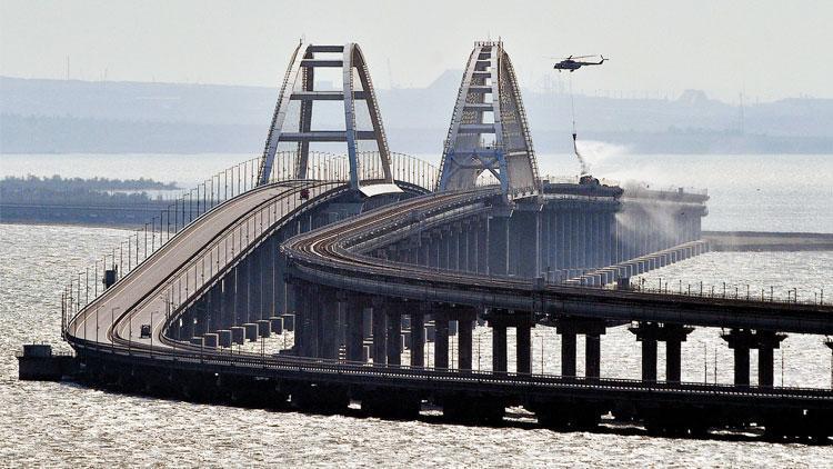 Vladimir Putin’in gözdesiydi: Kırım Köprüsü’ne dron saldırısı