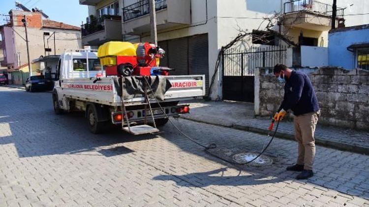 İncirliovada Belediye Başkanı Aytekin Kaya sinekle mücadelede halktan destek istedi