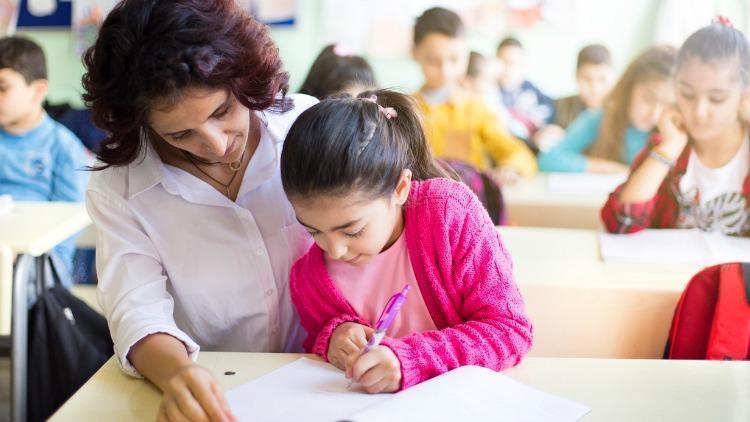 Sınıf öğretmenliği taban puanları 2023 || Sınıf öğretmenliği tavan puanı, kontenjanları ve başarı sıralamaları açıklandı mı