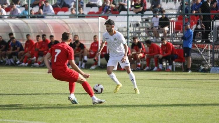 Antalyaspor hazırlık maçında Alanyasporu 2-1 yendi