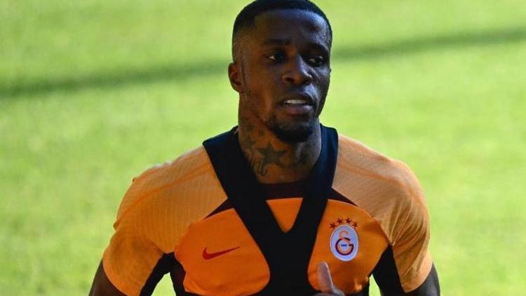 Galatasarayda Zaha ve Bakambu ilk idmanlarına çıktı