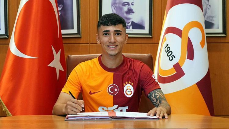 19 yaşındaki Caner Doğan, Galatasaray ile profesyonel sözleşme imzaladı