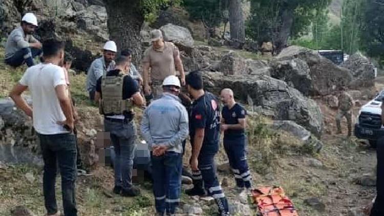 Batman’da devrilen vinç sürücüsü yaralandı