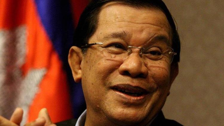 Kamboçyada yeni dönem: Başbakanı 39 yıllık görevini oğluna devrediyor