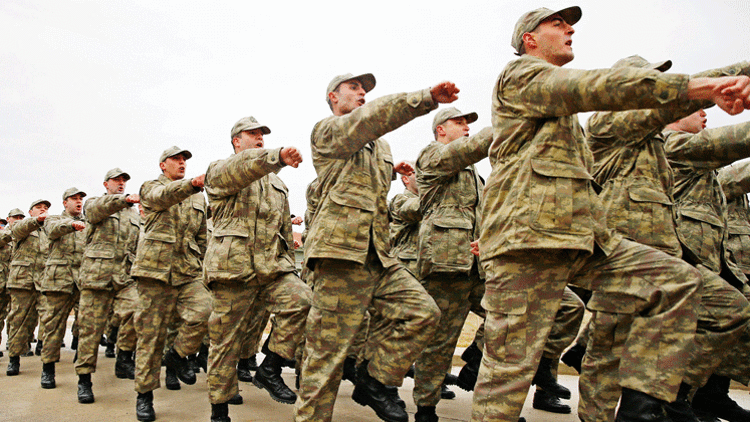 ‘Türk vatandaşlığını geri alanlar dövizle askerlik yapabilir’